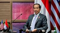 Presiden Joko Widodo saat melakukan pertemuan bilateral dengan Presiden Amerika Serikat (AS) Joe Biden Nusa Dua, Bali (14/11/2022). Pertemuan digelar menjelang Konferensi Tingkat Tinggi (KTT) G20. (AFP/Saul Loeb)