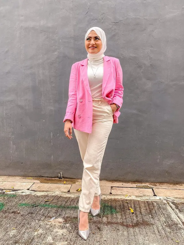 7 Gaya OOTD Nathalie Holscher dengan Busana Muslim, Jadi Inspirasi