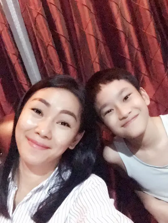 Azka juga tidak pernah dibatasi jika ingin pergi ke rumah Kalina Ocktaranny. (Foto: instagram.com/kalinaocktaranny)