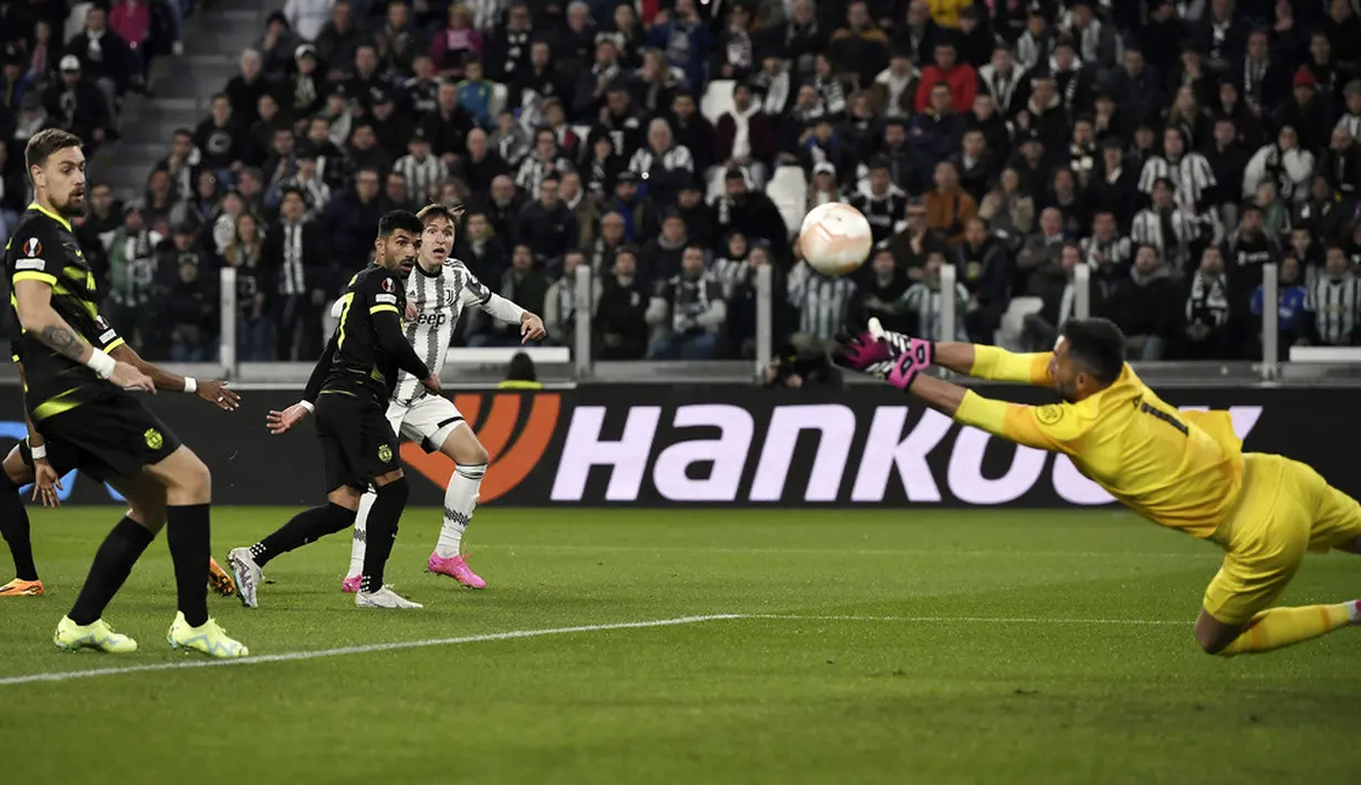 <p>Gol tunggal kemenangan Juventus atas Sporting CP dicetak oleh Federico Gatti pada babak kedua. (Fabio Ferrari/LaPresse via AP)</p>