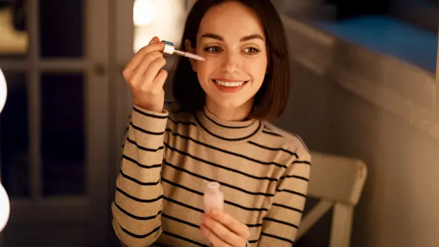 Skincare Malam Berfungsi untuk Meregenerasi