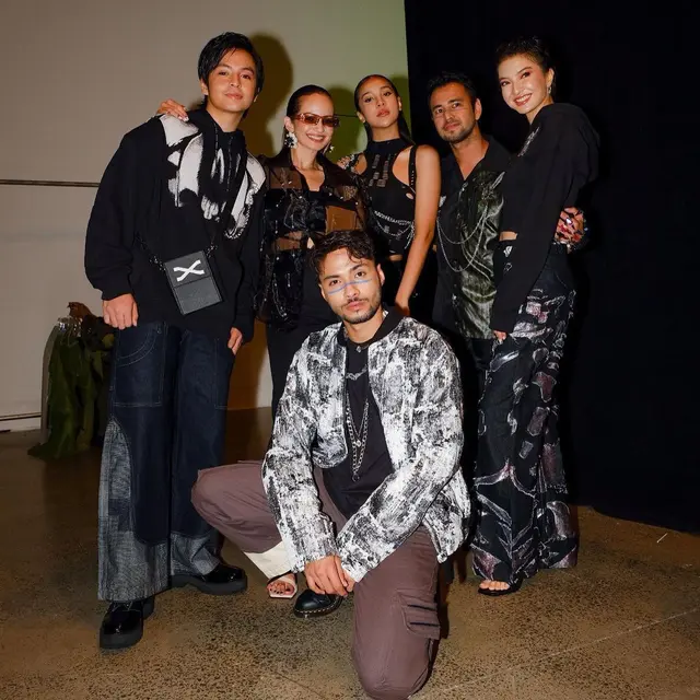 6 Potret Enzy Storia saat Catwalk di New York Fashion Week 2022, Banjir Pujian
