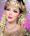 Gaya makeup Bella Bonita di acara Ngunduh Mantu sekaligus resepsi curi atensi. [Instagram/khadijahazzahra_makeup]