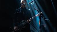 Paul Banks vokalis Interpol Band asal Amerika Serikat. (Instagram @interpol/ Foto: @alexcropperdslr)