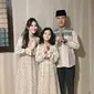 Beredar isu Ayu Ting Ting dan Muhammad Fardhana bakal nikah November 2024. Ayah Rozak mengucap insyaallah seraya berharap tahun ini punya mantu. (Foto: Dok. Instagram @ayutingting92)