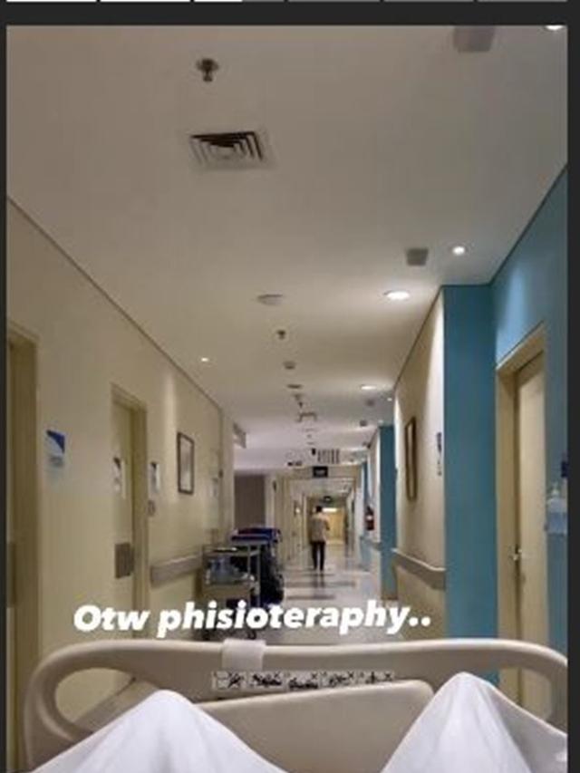 6 Potret Terbaru Ari Lasso yang Jalani Perawatan, Sakit Punggung Kambuh