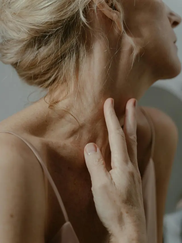 Cegah Kerutan Halus di Leher: Tips Perawatan agar Kulit Tetap Kencang dan Awet Muda