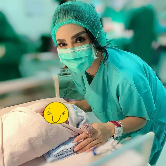 6 Momen Yuni Shara dan Krisdayanti Damping Sang Adik Melahirkan, Jadi Kakak Siaga