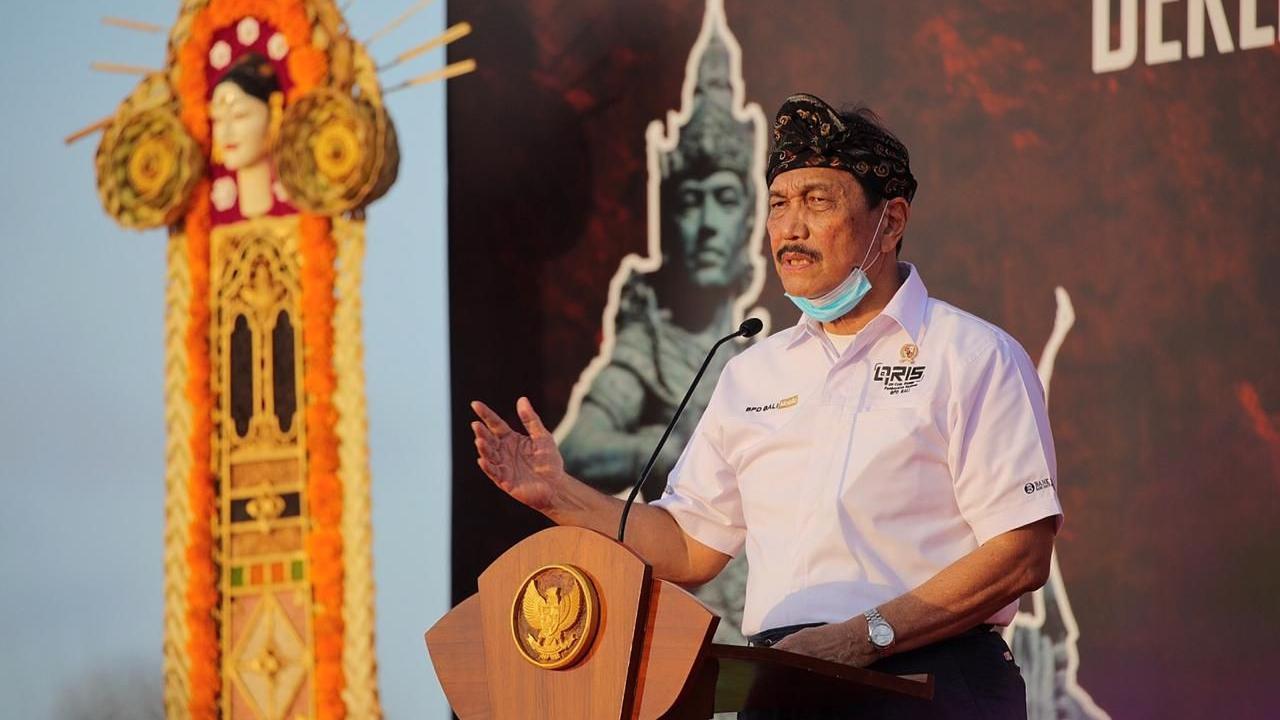 Menko Kemaritiman dan Investasi, Luhut Binsar Pandjaitan meresmikan Program Digitalisasi Pariwisata Berbasis Quick Response Code Indonesian Standard (QRIS). (Dok Kemenko Marves)