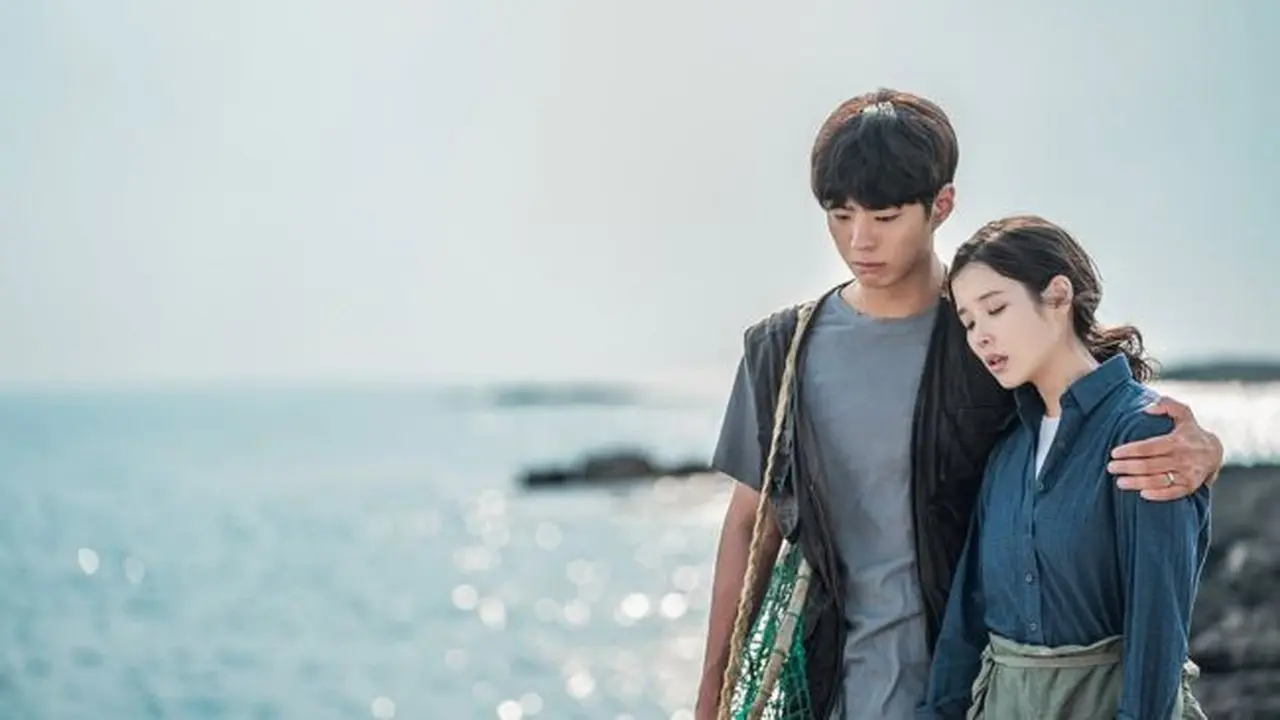 IU Bermain Peran Ganda di Drama WHEN LIFE GIVES YOU TANGERINES. (instagram/netflixkr)
