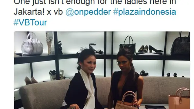 Saat Sosialita Bersua dan Dapat Tandatangan Victoria Beckham