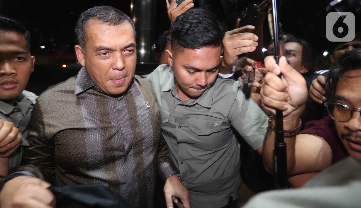 Wakil Menteri Imigrasi dan Pemasyarakatan, Silmy Karim (kiri) saat tiba di Gedung Merah Putih Komisi Pemberantasan Korupsi (KPK), Jakarta, Rabu (3/6/2026). (Liputan6.com/Helmi Fithriansyah)