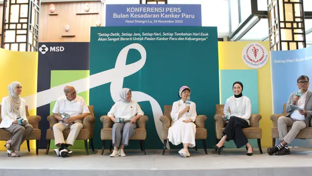 Foto Nycta Gina, Prof. Dr. dr. Aru Wisaksono Sudoyo, Sp.PD-KHOM, FACP,  Prof. dr. Elisna Syahrudin, PhD. SpP(K), Retno Noto Soedjono, Hada Kusumonegoro, dan Soleh Solihun