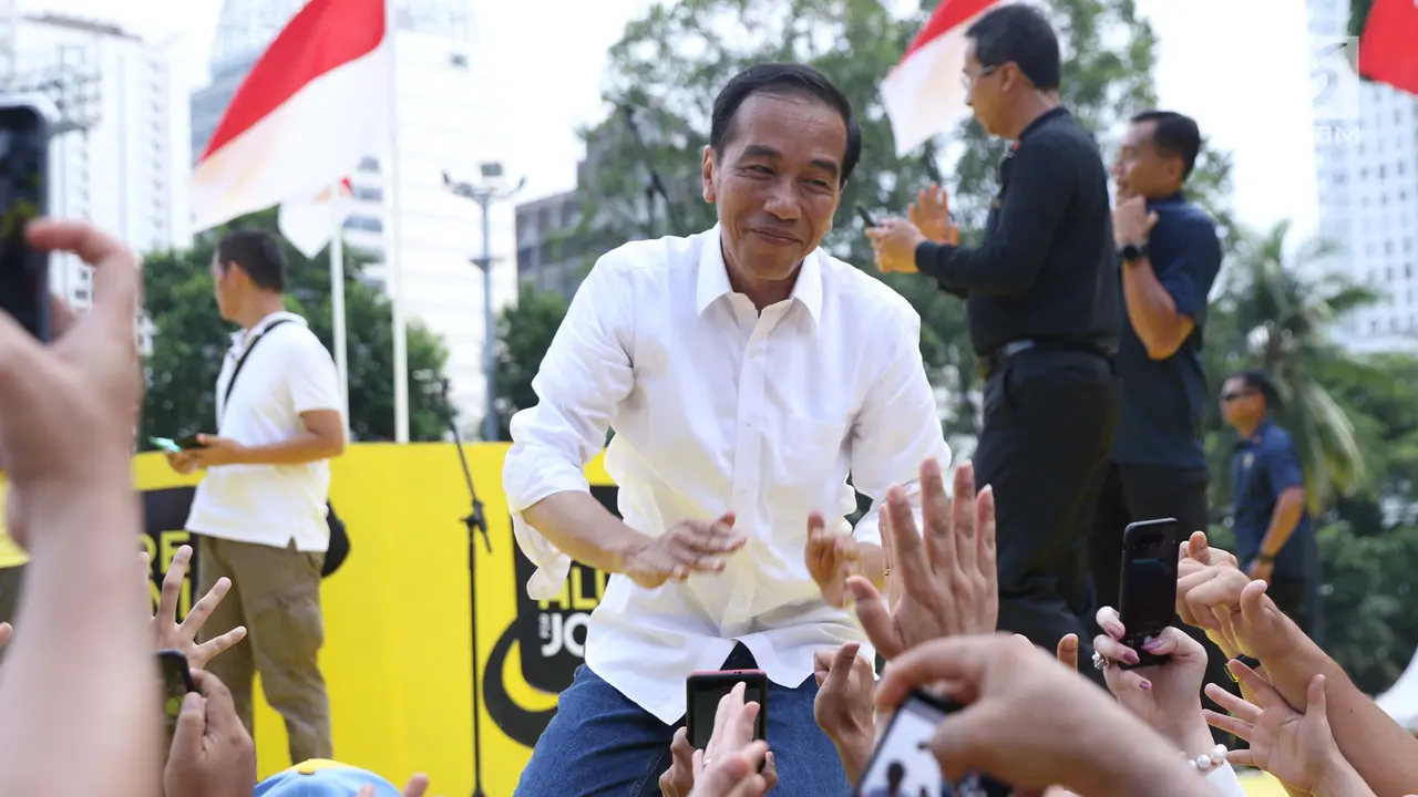 Usai Hadiri Deklarasi, Jokowi Sapa Pendukungnya