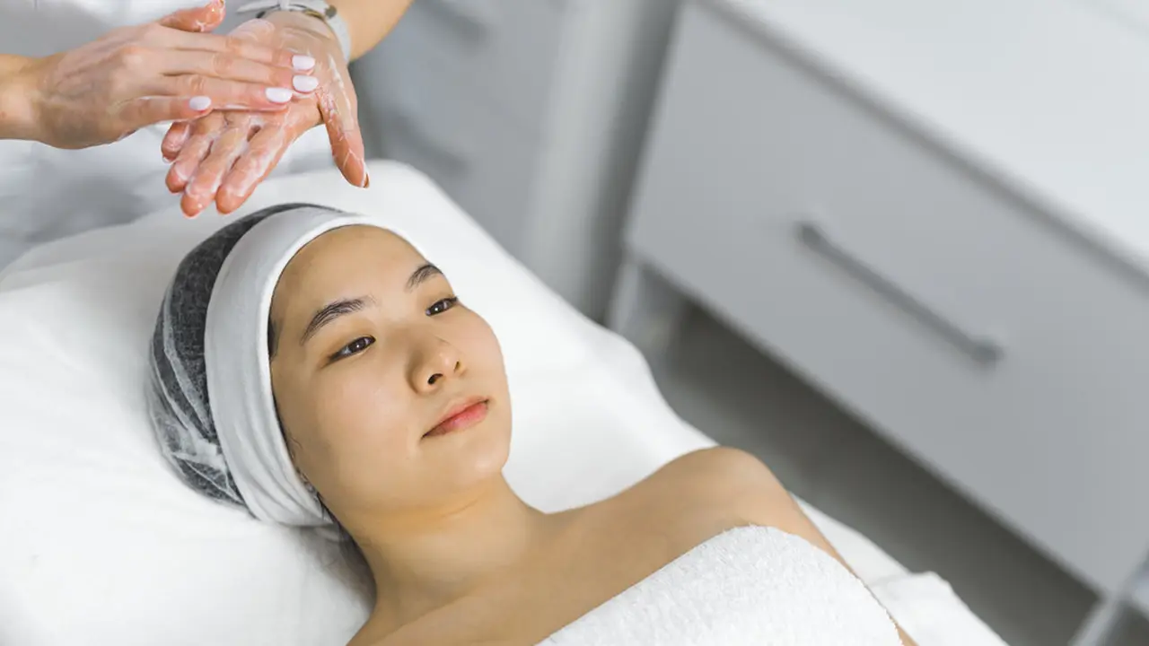 Rekomendasi Perawatan Wajah untuk Cerahkan Kulit dalam 1x Treatment, Aman dan Nggak Bikin Worry!