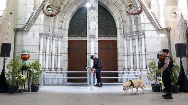 Pengamanan Gereja Katedral