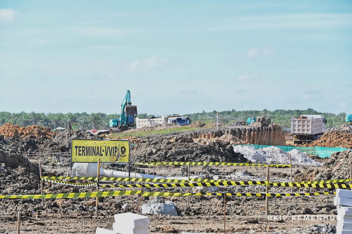 Pembangunan Bandara VVIP Ibu Kota Nusantara (IKN) di Kabupaten Penajam Paser Utara, Kalimantan Timur, Kamis (29/2/2024). (Foto: Kementerian Perhubungan/Kemenhub)