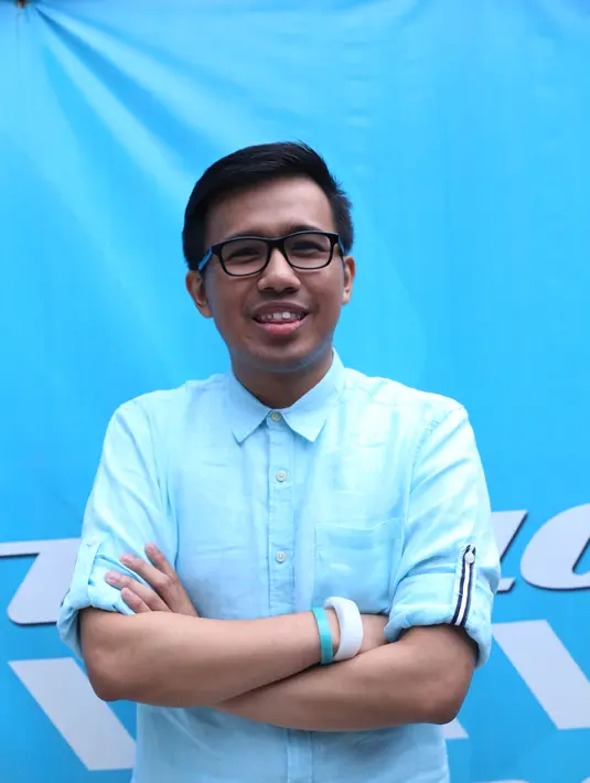 Ketika ditemui di kawasan Tendean, Jakarta Selatan pada Selasa (10/11/2015) silam, Joshua Suherman mengaku sedih lantaran hubungannya harus berakhir. Meski memang Joshua dan Agatha sudah beberapa bulan putus. (Andy Masela/Bintang.com)