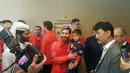 Pertemuan Lionel Messi dengan bocah asal Afghanistan Murtaza Ahmadi (6 tahun) difasilitasi oleh Komite Penyelengara Piala Dunia 2022. (AFP)