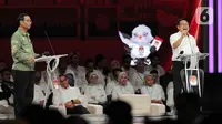 Calon Wakil Presiden nomor urut 3 Mahfud Md dan Calon Wakil Presiden nomor urut 1 Muhaimin Iskandar (kiri ke kanan) saat debat keempat Pemilu 2024 di Jakarta Convention Center (JCC), Jakarta. (Liputan6.com/Angga Yuniar)