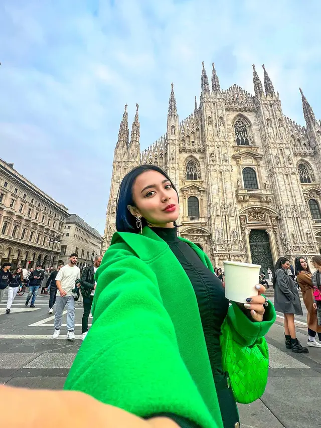 8 Potret Wika Salim Liburan di Eropa, Mesra dengan Pacar