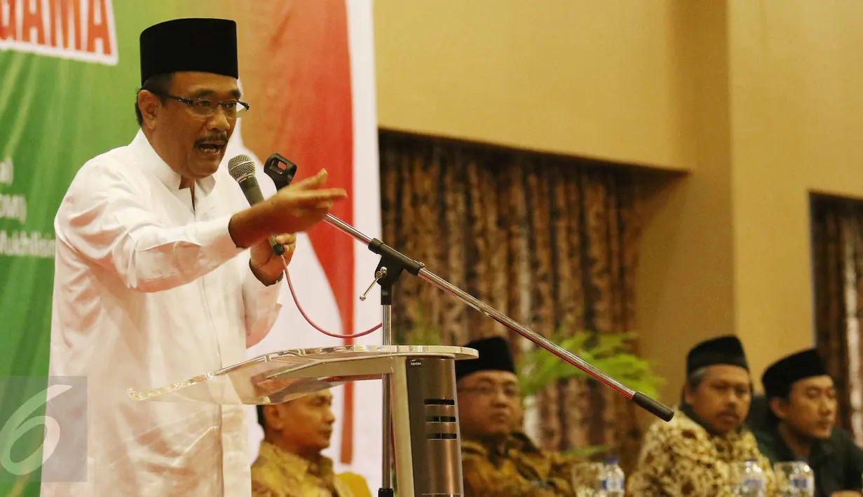 Calon Wakil Gubernur DKI Jakarta, Djarot Saiful Hidayat saat berdialog dengan Takmir masjid di Jakarta, Jumat (31/3). Dalam dialog terebut mebahas menolak politisasi masjid dan melawan radikalisme agama. (Liputan6.com/Angga Yuniar)