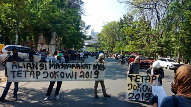 Massa 2019 Tetap Jokowi unjuk rasa saat Deklarasi 2019 Ganti Presiden di Makassar (Fauzan/Makassar)