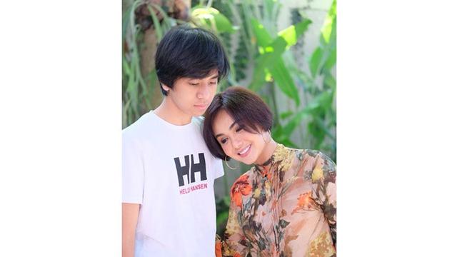 7 Potret Cavin Obrient, Putra Yuni Shara yang Disebut Netizen Mirip Raffi Ahmad