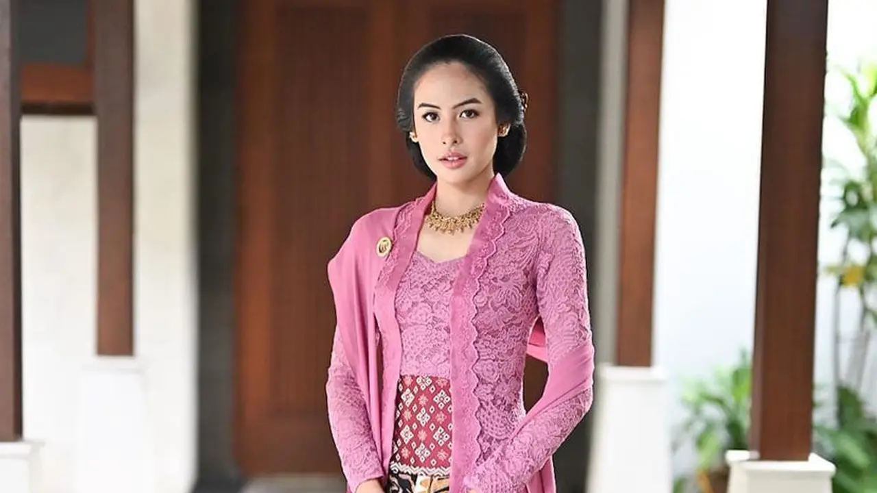 Inspirasi Kebaya Bridesmaid Ala Maudy Ayunda