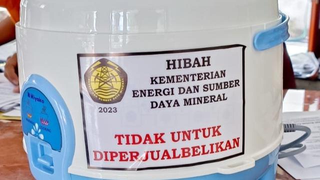 Alat Masak Listrik berupa Rice Cooker dari Kementerian ESDM RI (Istimewa)
