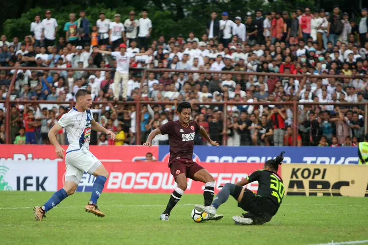 PSM Makassar vs PSIS Semarang