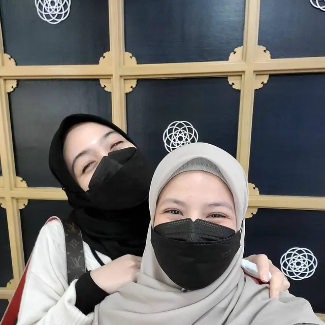Lama Tak Jumpa, Ini 6 Momen Temu Kangen Natasha Rizky dan Dian Ayu