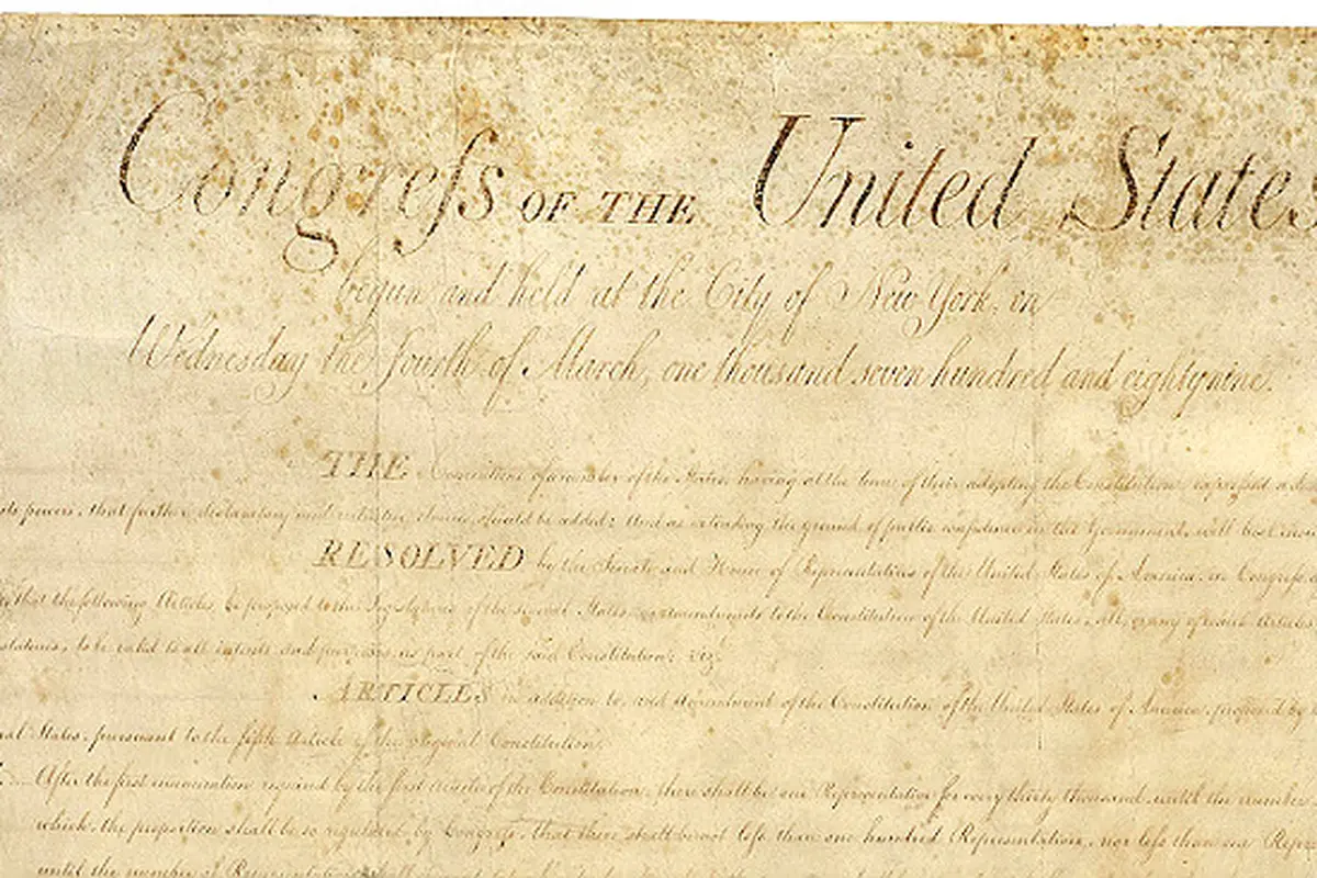 Dalam Bill of Rights, Kata "Congress" seolah terlihat seperti "Congrefs" (Wikimedia Commons)