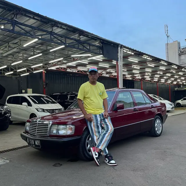Artis Hobi Koleksi Mobil Klasik