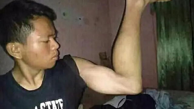 6 Editan Foto Gagal Orang Ingin Kekar Ini Bikin Tepuk Jidat
