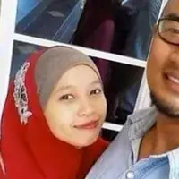 Foto selfie ini normal sampai kamu menemukan keanehan di dalamnya.