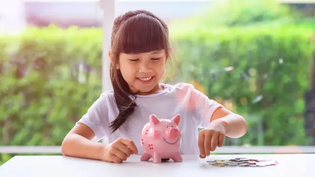 Tips Mengelola Uang THR Anak Biar Nggak Jadi 'Investasi Bodong'