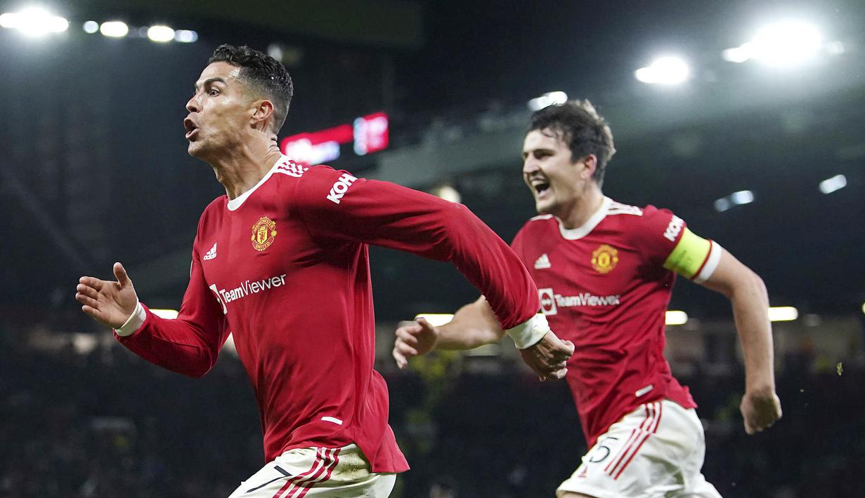 Manchester United - Klub berjulukan Setan merah ini dalam sejarahnya berdiri pada 1878 dengan nama Newton Heath LYR FC. Barulah pada tahun 1902, mereka berganti nama menjadi Manchester United. (AP/Martin Rickett)