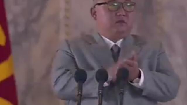 Kim Jong-un Menangis