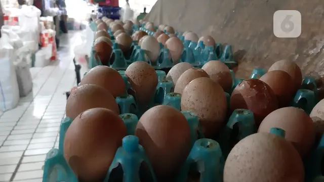 Telur ayam di Pasar Grogol, Jakarta Barat