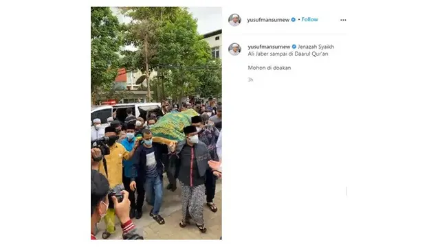 8 Potret Prosesi Pemakaman Syekh Ali Jaber, Diiringi Gema Tahlil