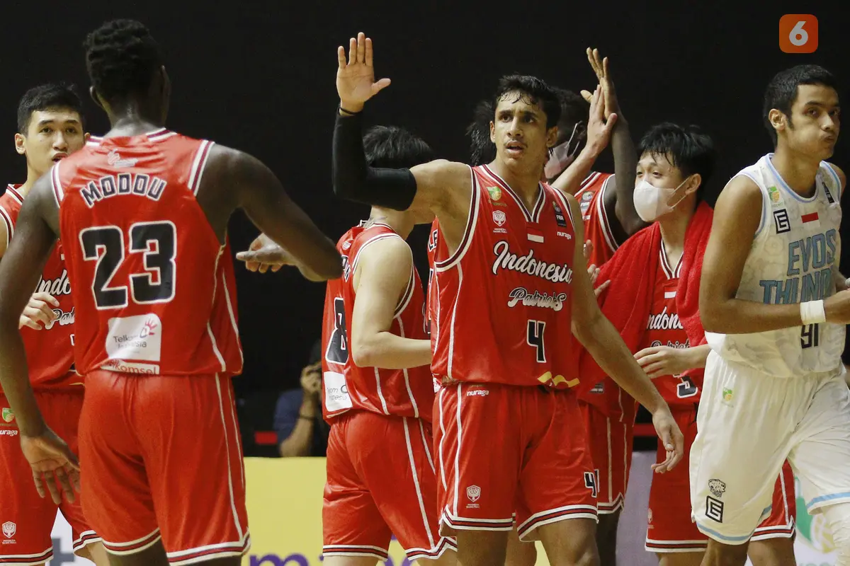 Foto: Indonesia Patriots Kantongi Kemenangan Perdana usai Menangkan Laga Sengit Kontra Evos Thunder Bogor di IBL 2022