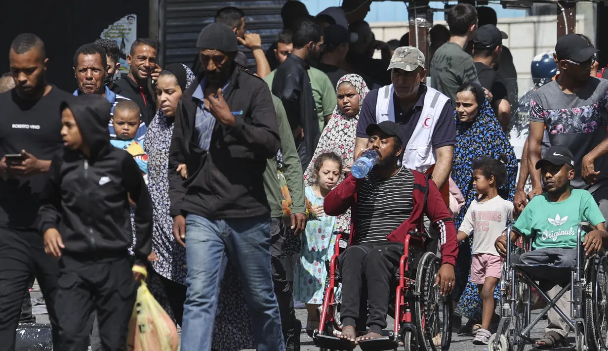 Sekitar 3.000 warga Palestina yang tinggal di kamp pengungsian Jenin telah meninggalkan rumah mereka. (AFP/Jaafar Ashtiyeh)