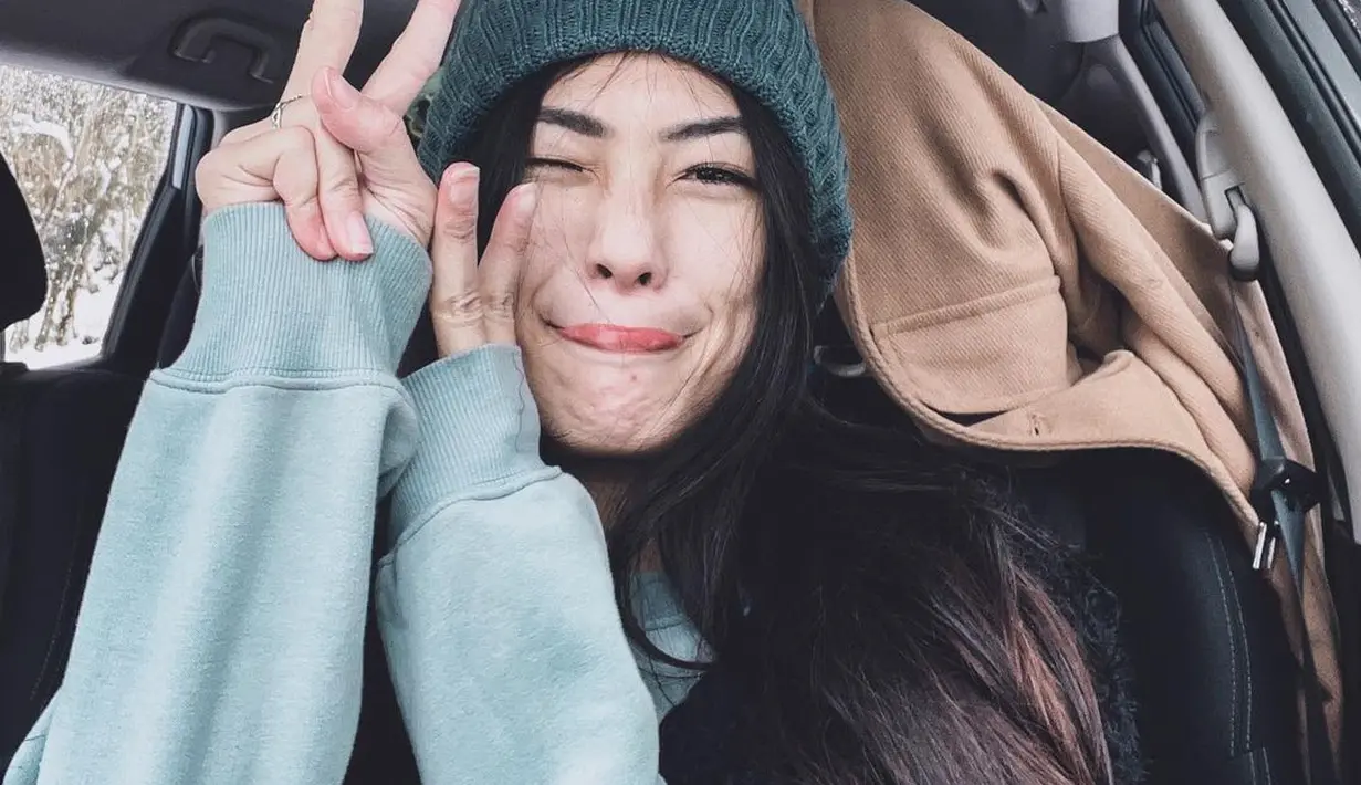 Nabila Putri juga selalu terlihat stylish di berbagai kesempatan. (FOTO: instagram.com/nabilabylla/)