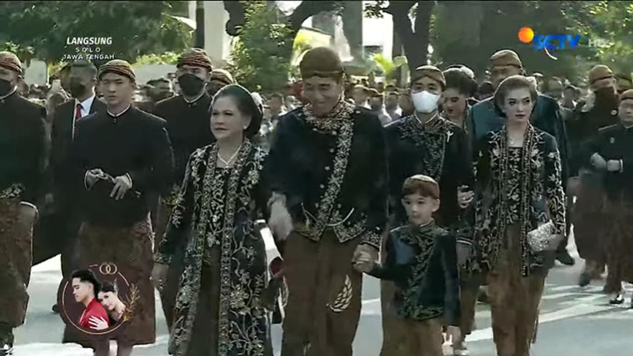 Presiden Joko Widodo (Jokowi) dan keluarga besarnya sudah tiba di Loji Gandrung, Solo.