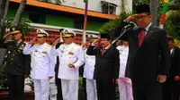 Taburan Bunga di Makam Tokoh Harkitnas Dr Soetomo