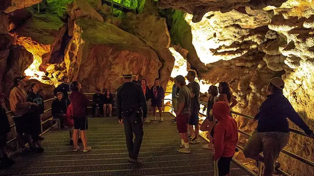 Jewel Cave di Dakota Selatan, Amerika Serikat