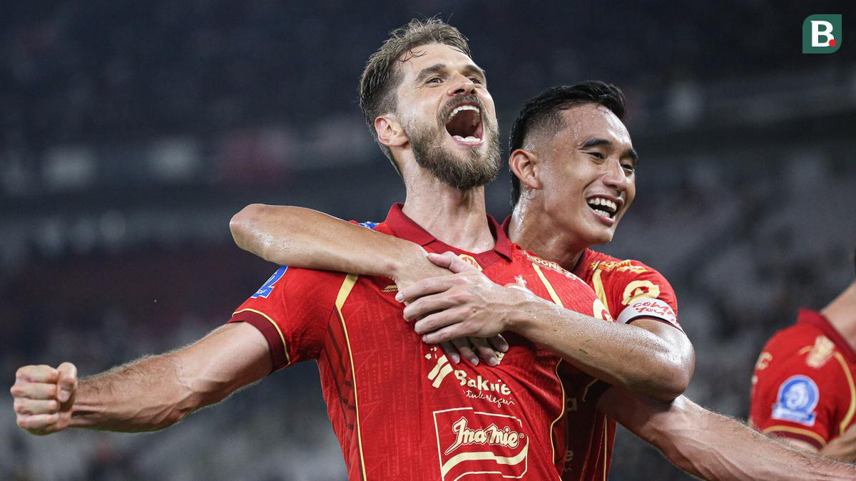 Foto: Pesta Gol Persija Jakarta ke Gawang Persis Solo di BRI Super League