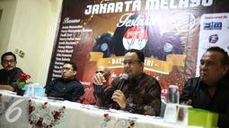 Mantan Mendikbud Anies Baswedan (kedua kanan) memberikan keterangan saat hadir dalam konferensi pers Konser Jakarta Melayu Festival di Jakarta, Rabu (10/8). (Liputan6.com/Faizal Fanani)