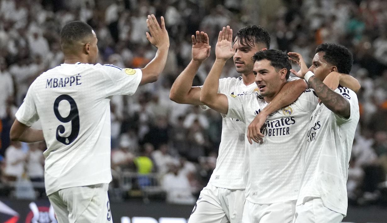 Real Madrid sukses mengalahkan Real Mallorca dengan skor telak 3-0 dalam laga semifinal Piala Super Spanyol 2025 yang digelar di King Abdullah Sports City, Jeddah, Jumat (10/1/2025) dini hari WIB. (AP Photo/Altaf Qadri)